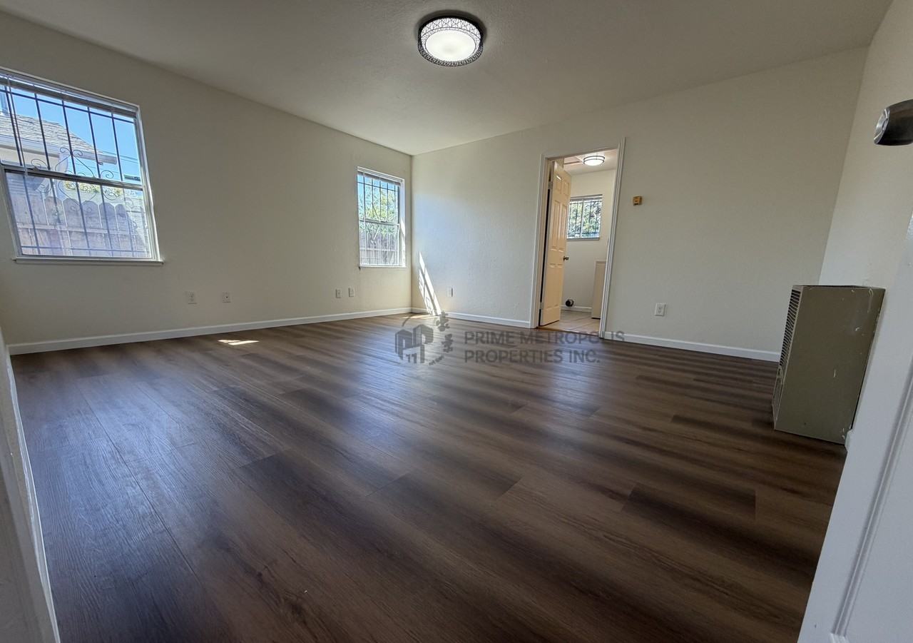 1715 82nd Ave #1 - Photo 4 of 32