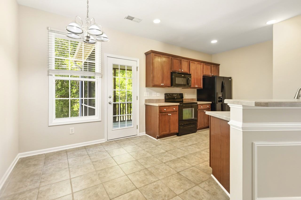 1406 Hamlin Park Cir #1 - Photo 6 of 32