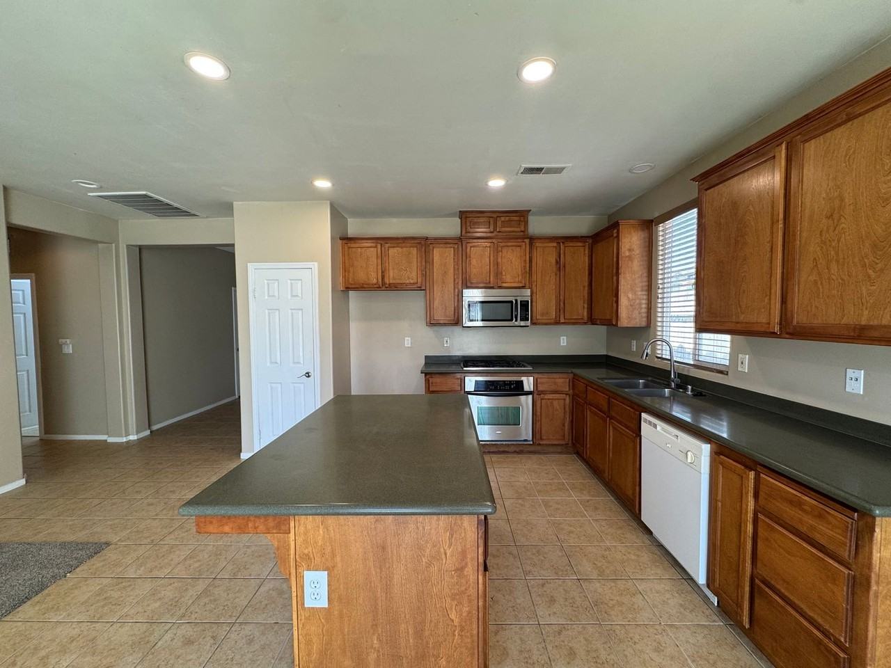 11713 Starlight Dr - Photo 4 of 11