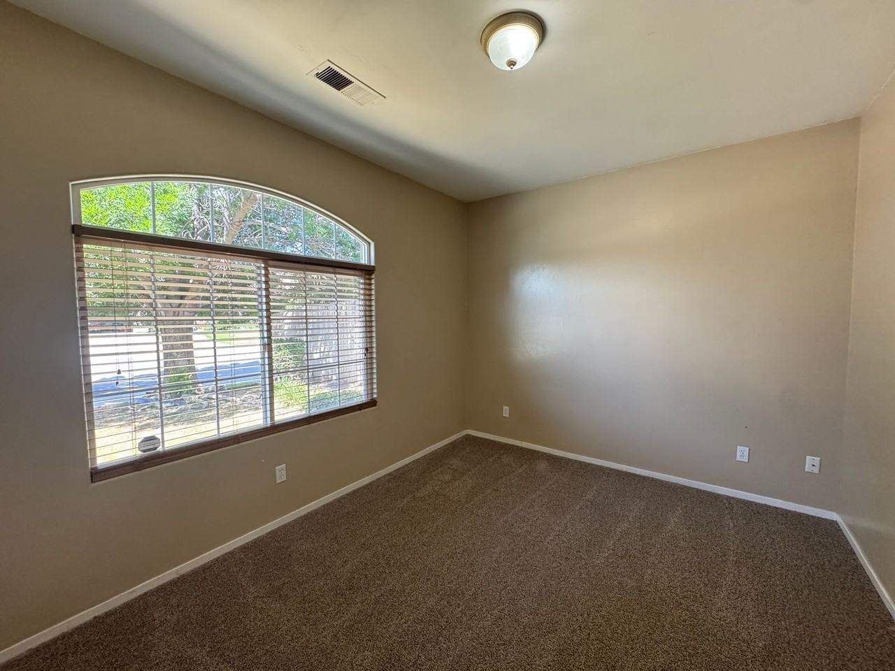 11713 Starlight Dr - Photo 5 of 11