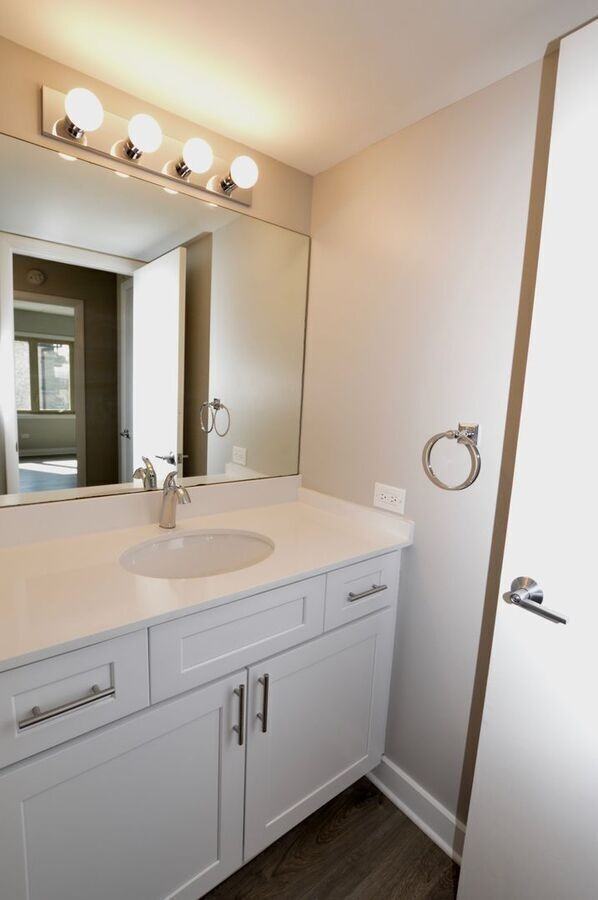 Grove Tower Lofts - Photo 5 of 7