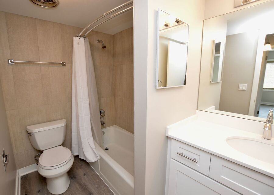 Grove Tower Lofts - Photo 6 of 7