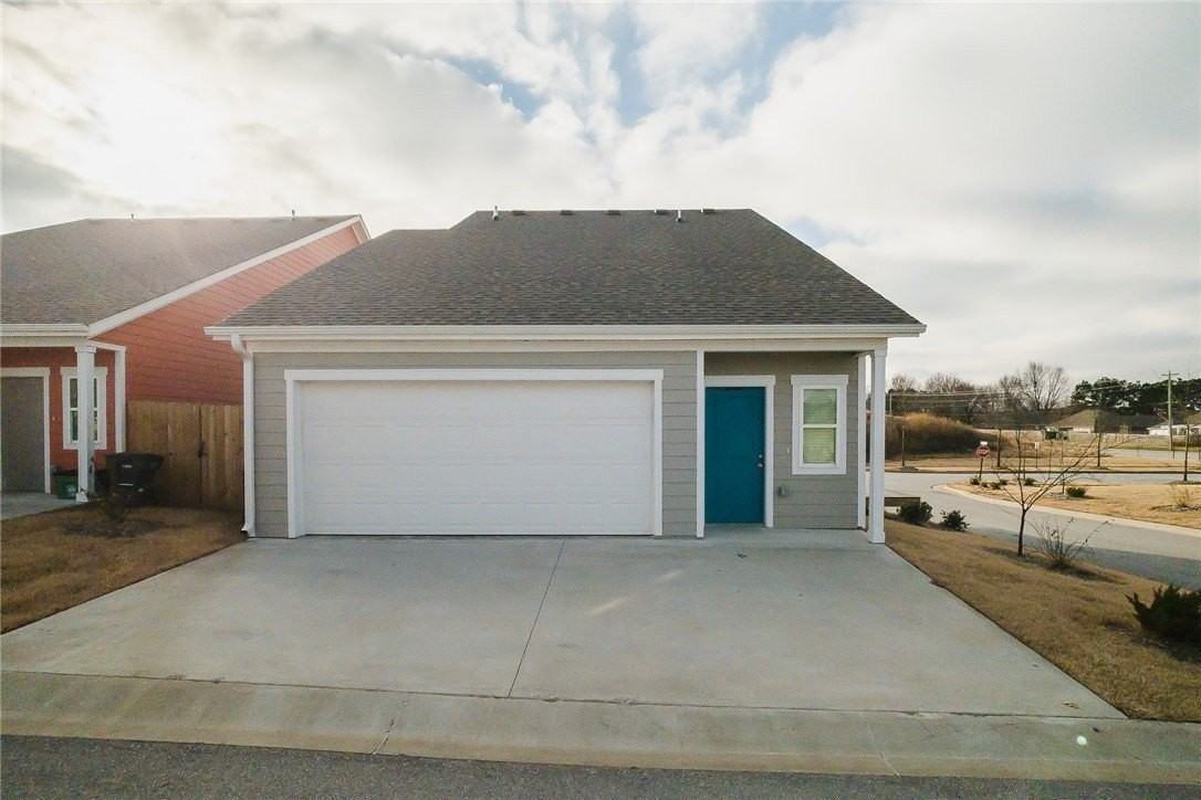 1636 N Golf Club Dr - Photo 2 of 30