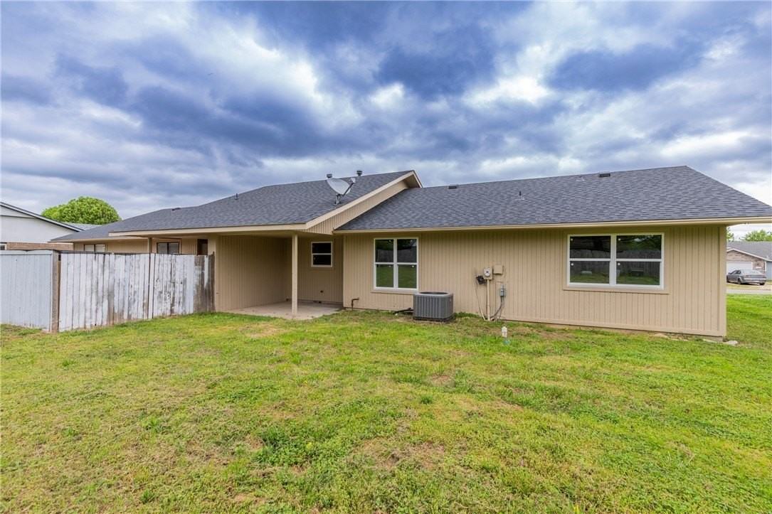 1802 S 14th Pl - Photo 4 of 16