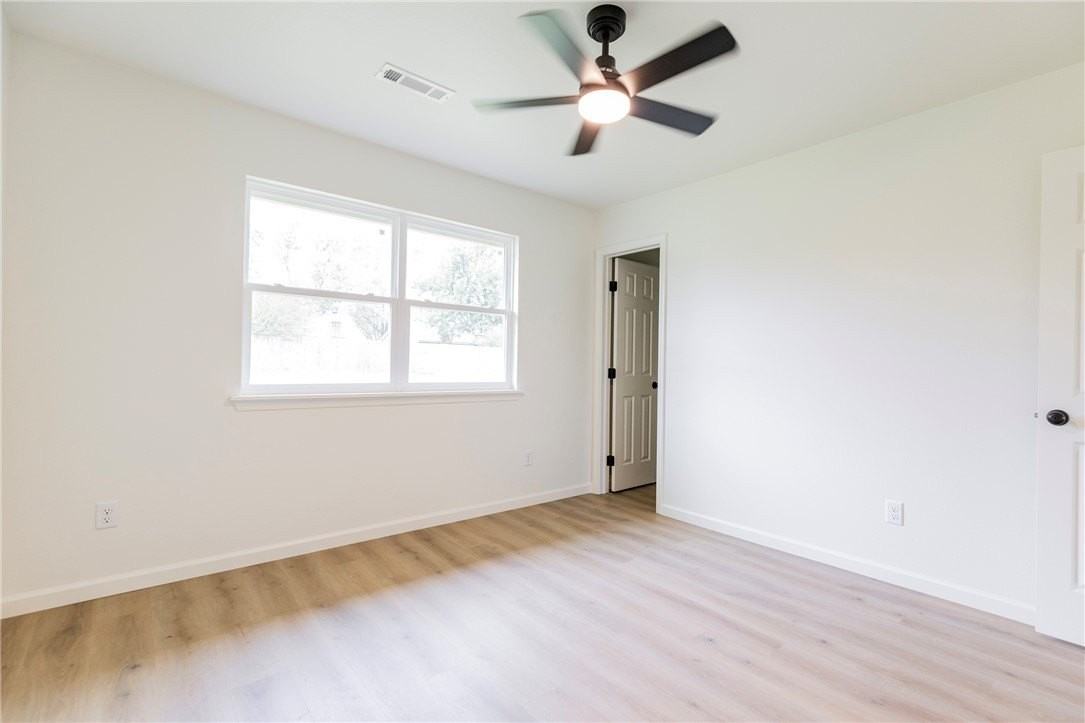 1802 S 14th Pl - Photo 6 of 16