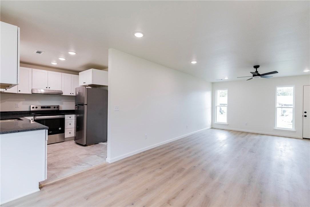 1802 S 14th Pl - Photo 7 of 16