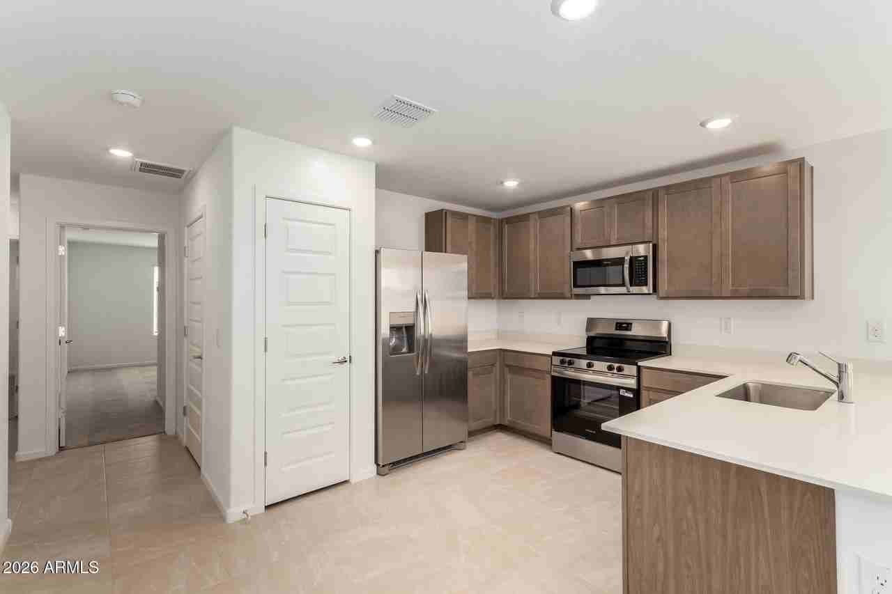 17589 N Del Mar Ave - Photo 3 of 24
