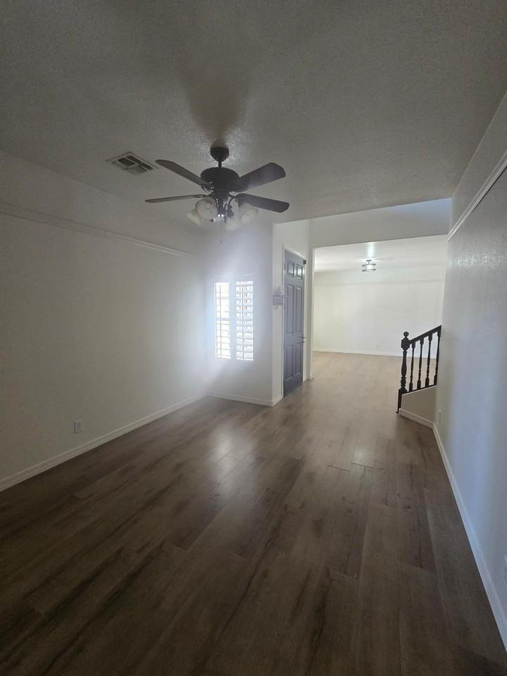 4048 E Kroll Dr - Photo 7 of 38