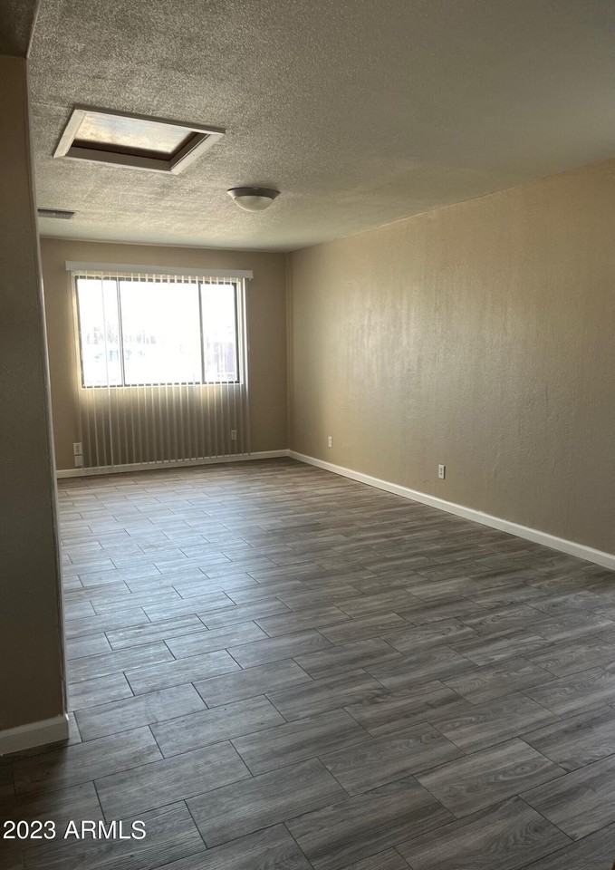 8638 N 8th St - Photo 3 of 12