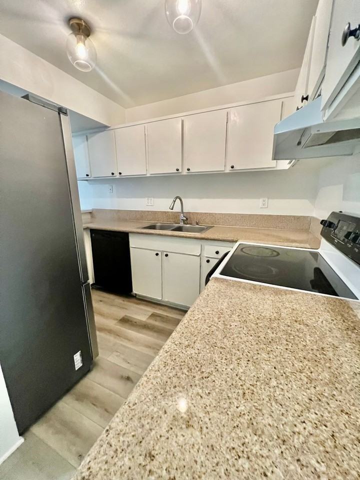 23401 Park Sorrento - Photo 6 of 18