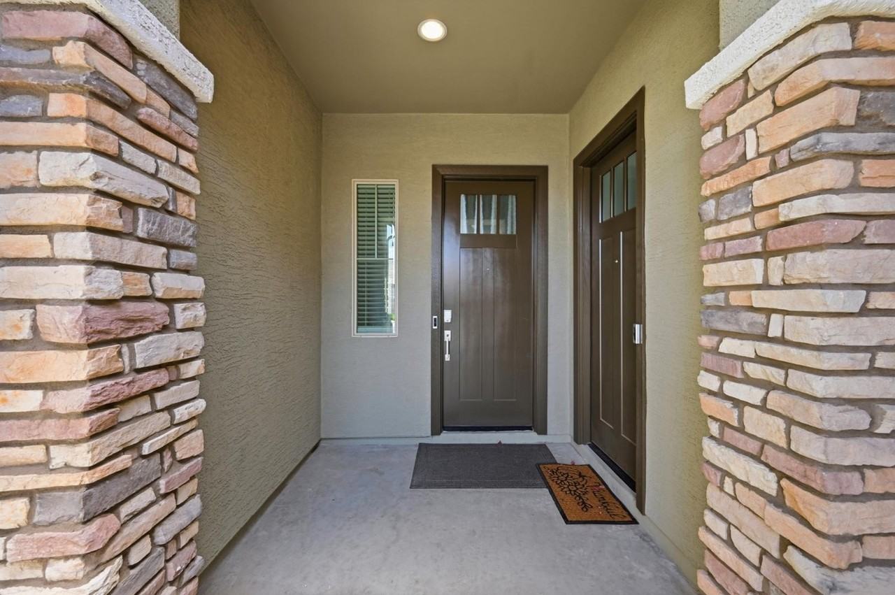 4323 N 92nd Dr - Photo 2 of 29