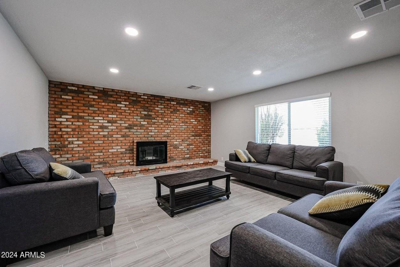 11207 S Iroquois Dr - Photo 7 of 34