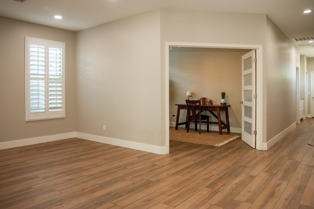 1874 S 160th Ln - Photo 5 of 40