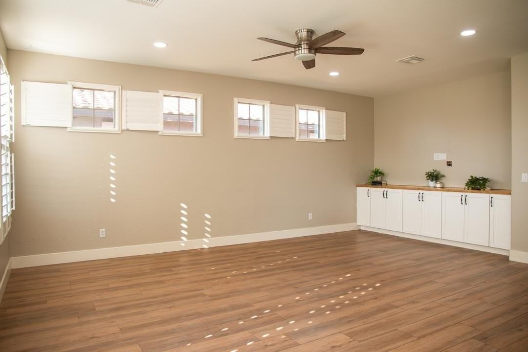 1874 S 160th Ln - Photo 7 of 40