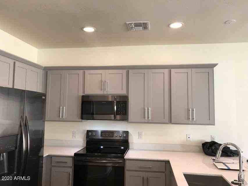 4038 E Erie St #101 - Photo 3 of 7