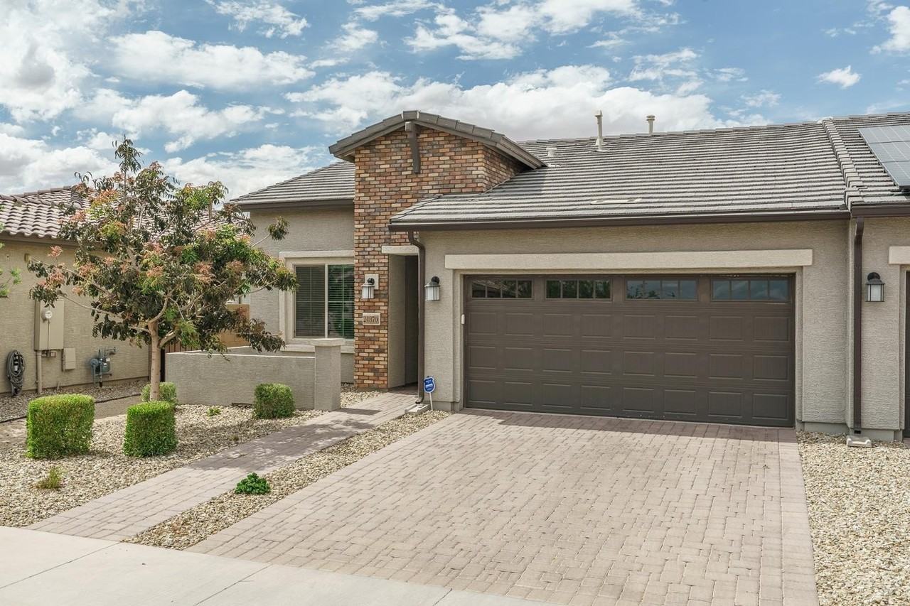 24870 N 171st Ln - Photo 2 of 34