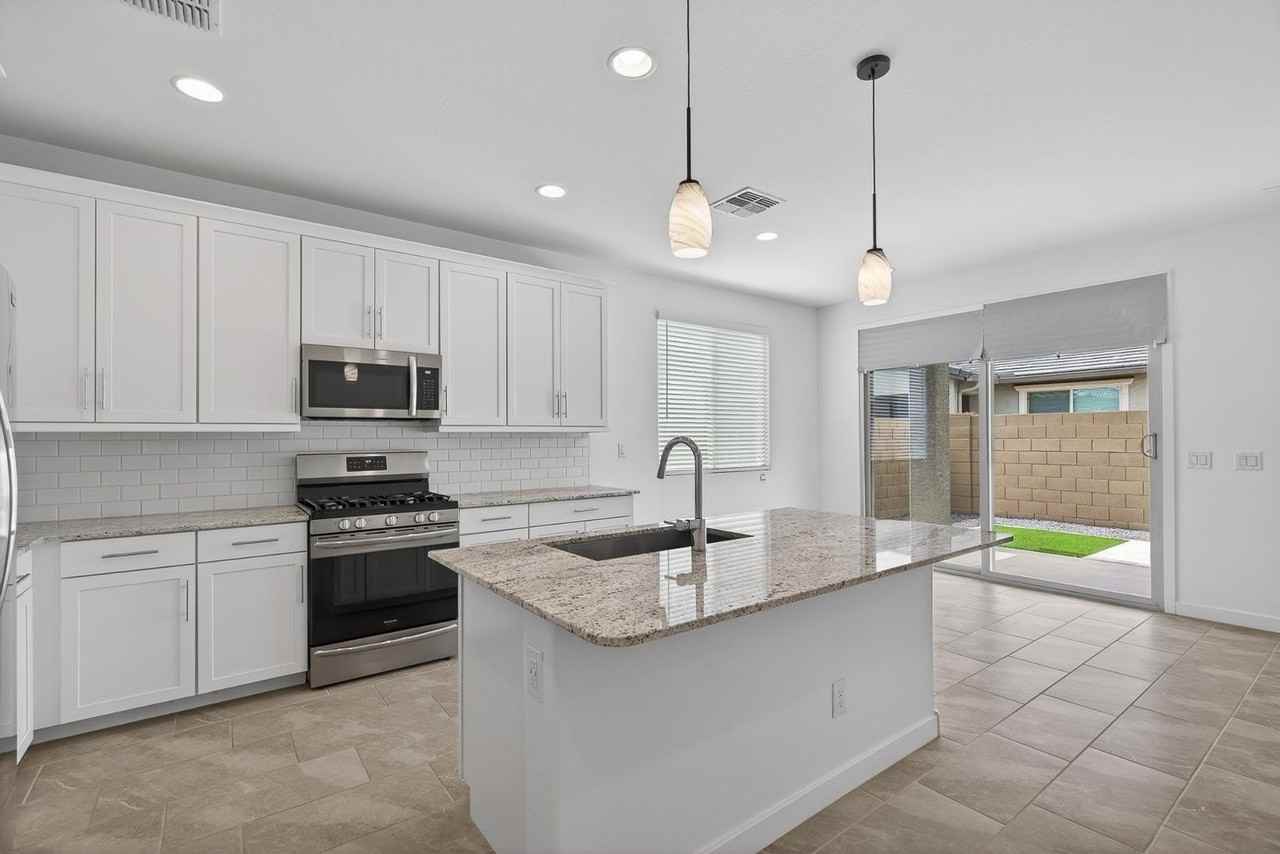 24870 N 171st Ln - Photo 5 of 34