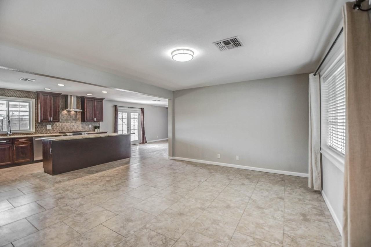 21 E Mckinley St - Photo 4 of 35