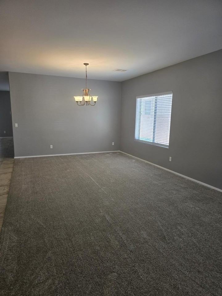 5309 W Beautiful Ln - Photo 7 of 18