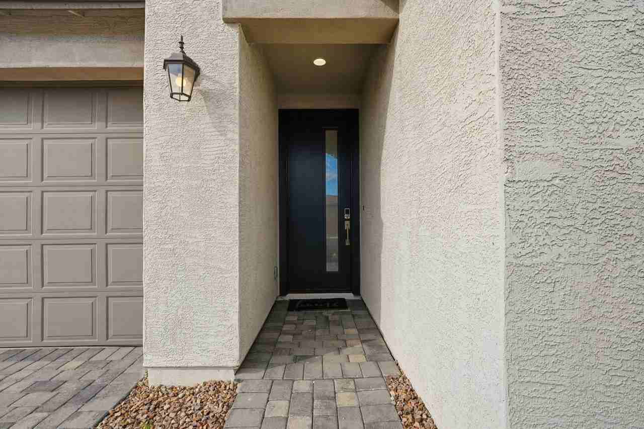 641 S Davidson Ln - Photo 3 of 41