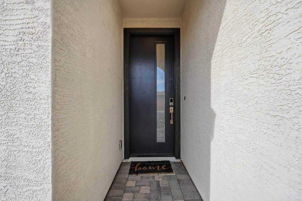 641 S Davidson Ln - Photo 4 of 41