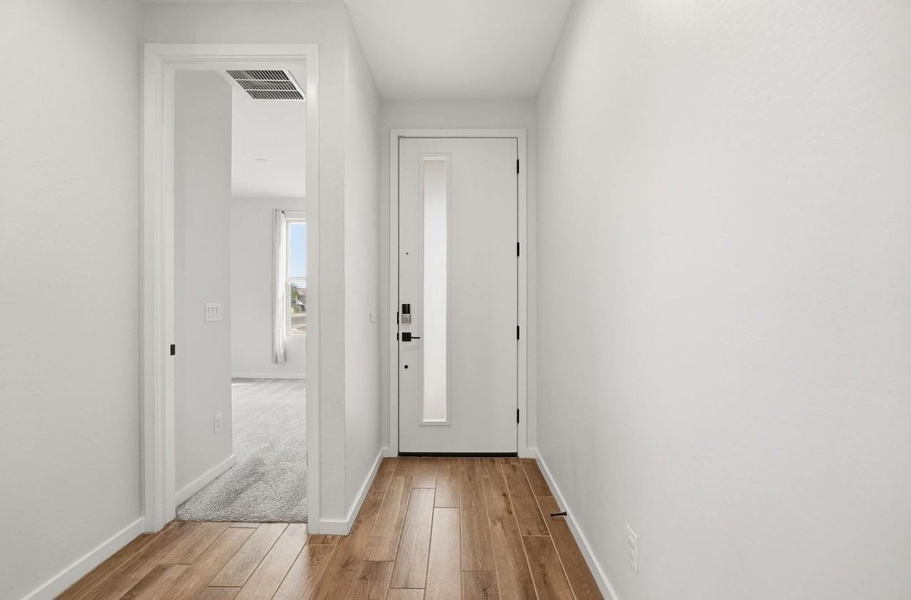 641 S Davidson Ln - Photo 5 of 41