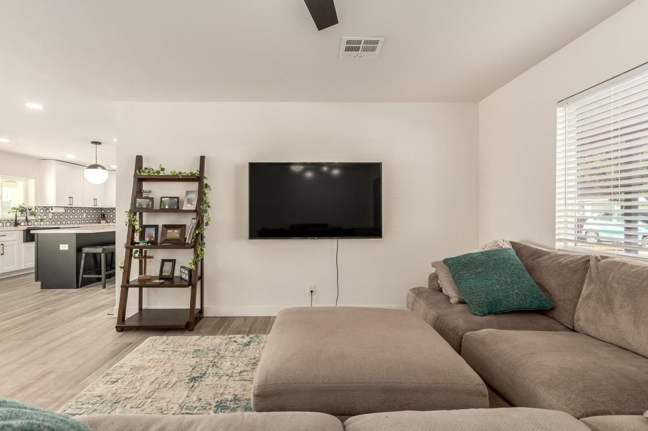 6701 E Culver St - Photo 6 of 36