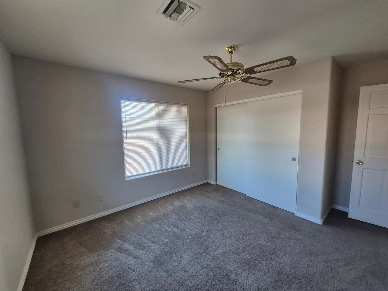 6740 E Dixileta Dr - Photo 3 of 20