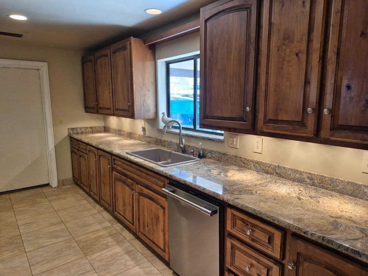 6740 E Dixileta Dr - Photo 5 of 20