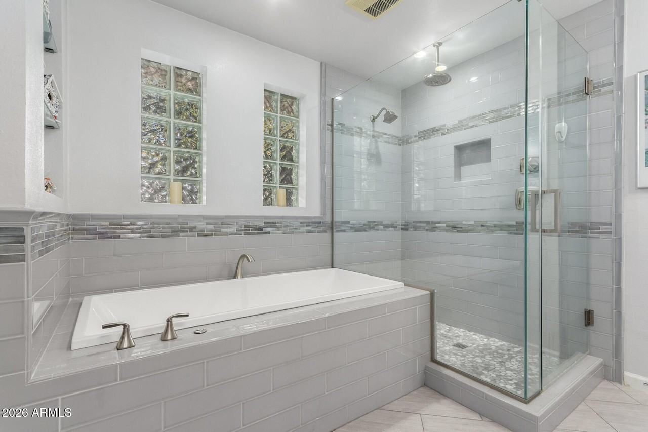 7901 E Luke Ln - Photo 4 of 15