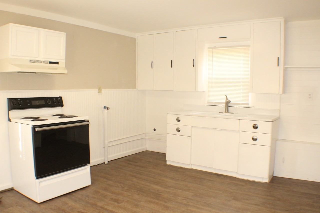 820 S Ash Ave - Photo 4 of 23