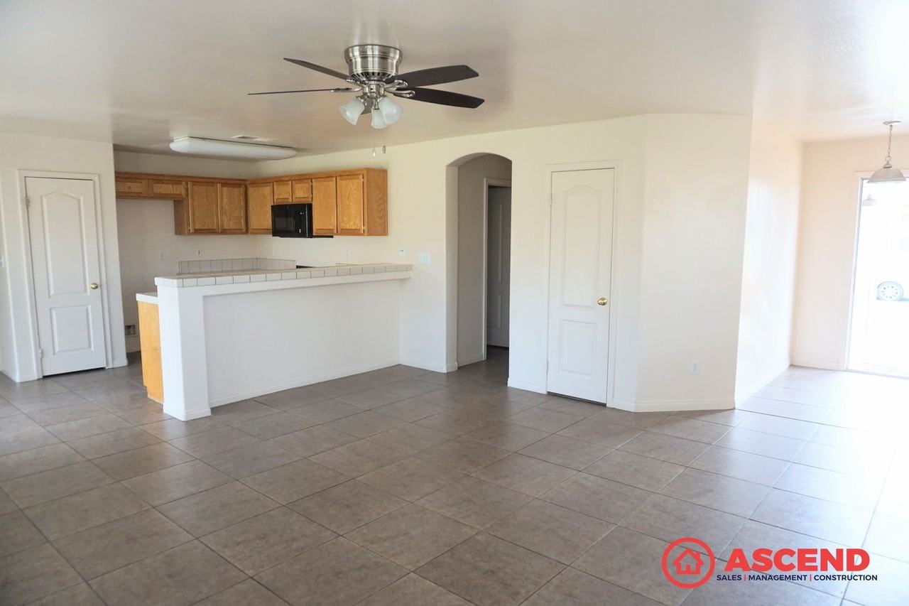 11910 Cedar Bluff Ave - Photo 3 of 10