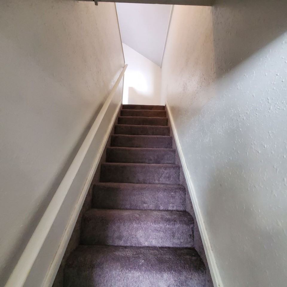 1065 8th Ave Sw - Photo 5 of 17