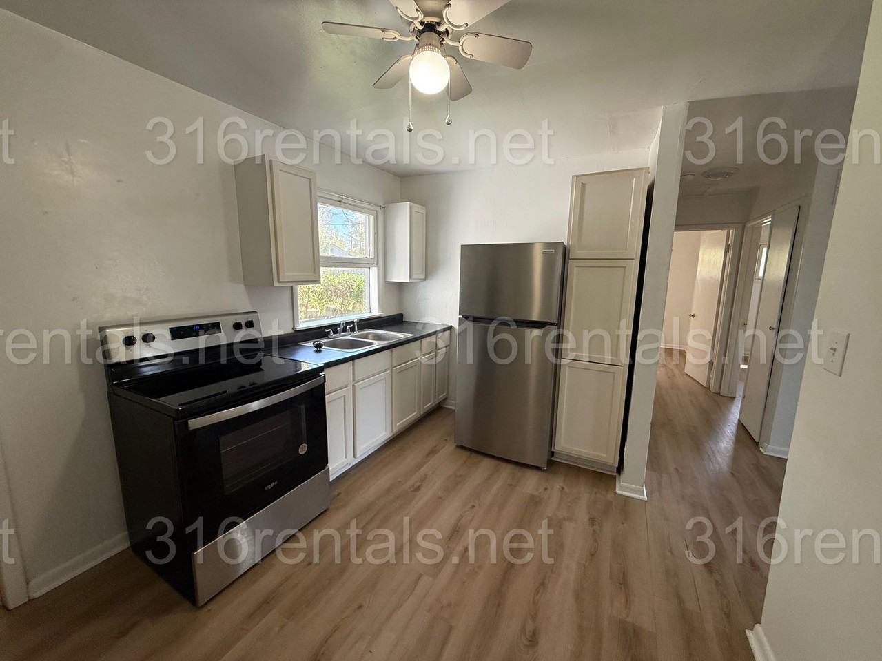 318 S Lamar Ave - Photo 3 of 8