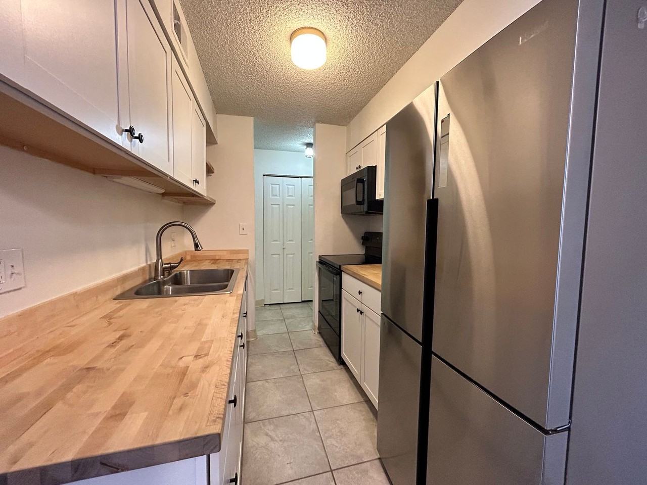 140 E Highline Cir #108 - Photo 6 of 30