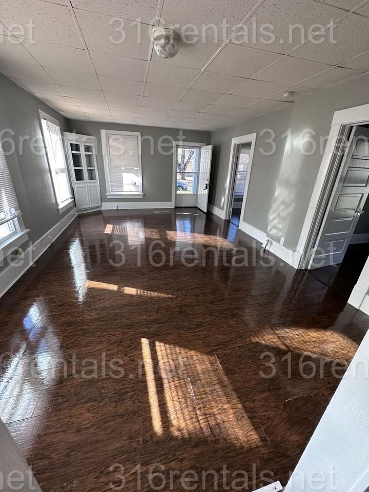 1146 S Ellis St - Photo 3 of 7