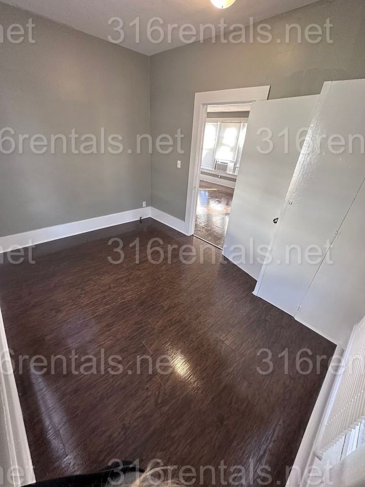 1146 S Ellis St - Photo 6 of 7