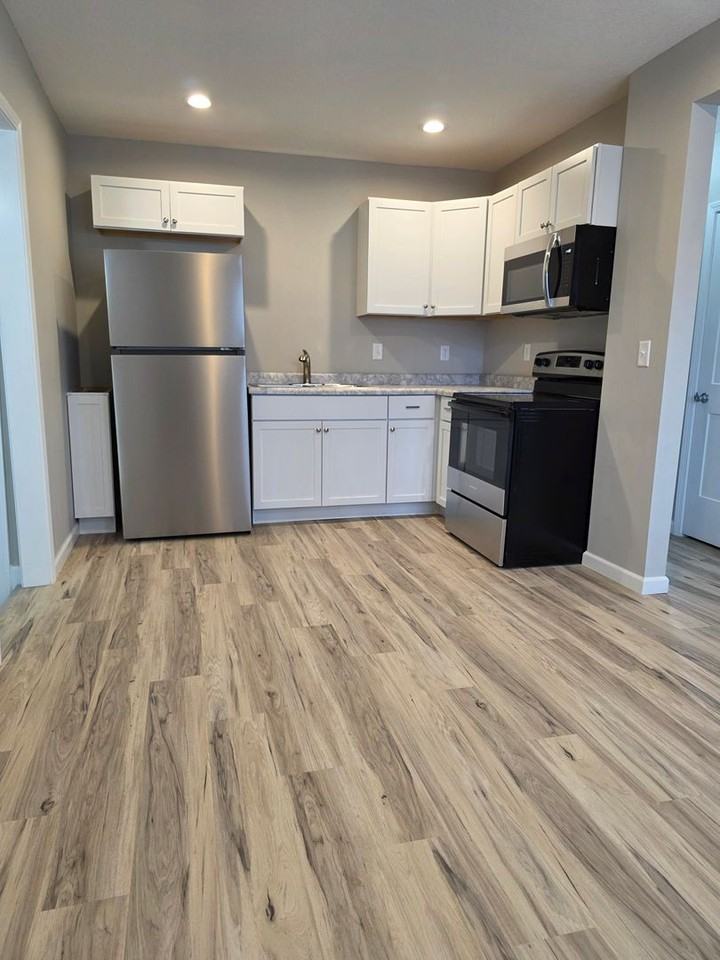 3117 Se 8th St - Photo 6 of 14