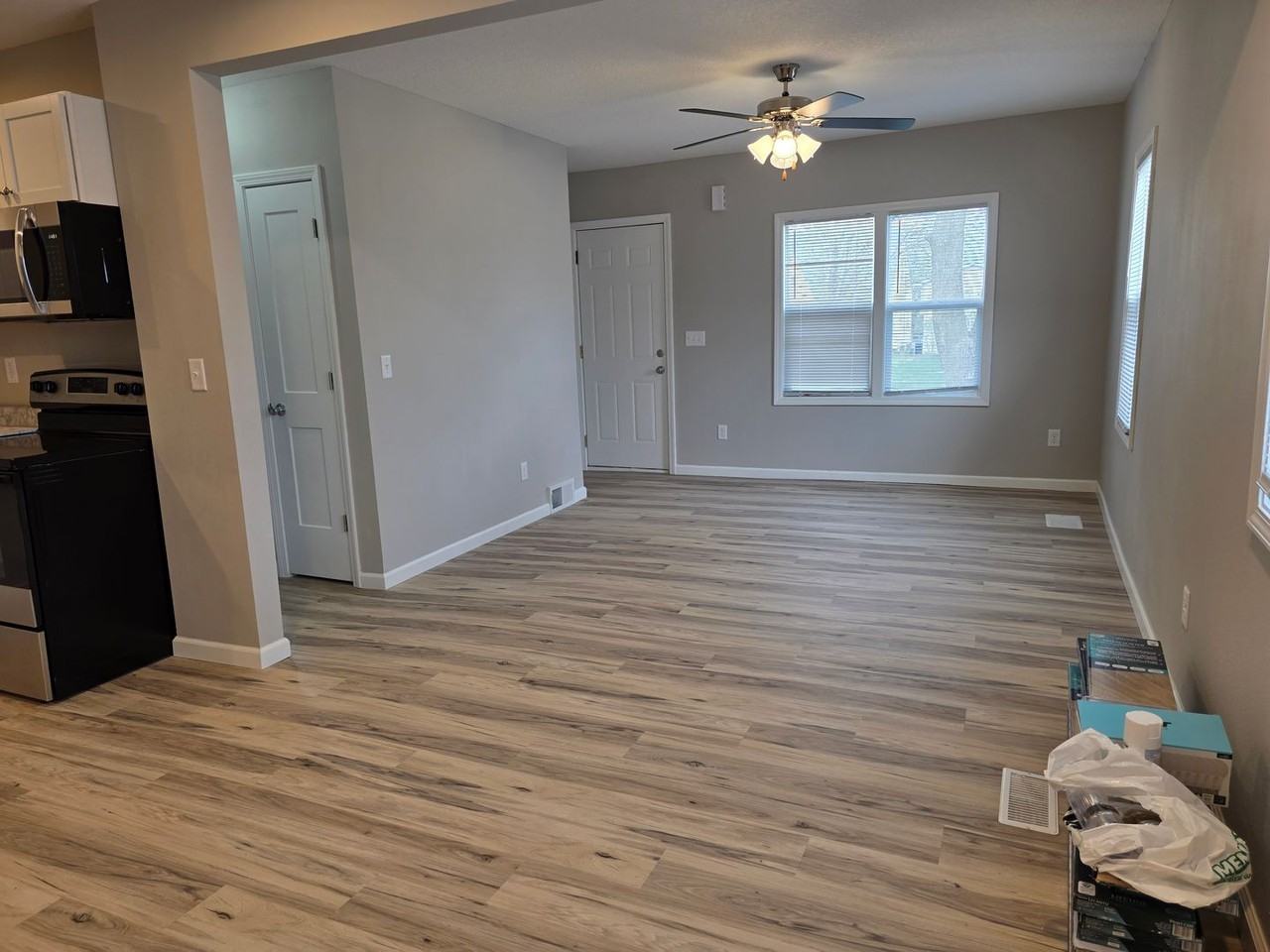 3117 Se 8th St - Photo 7 of 14