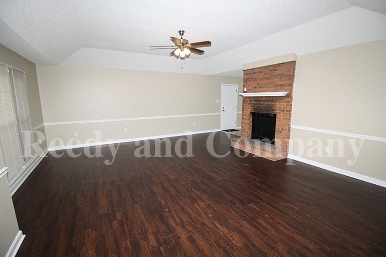 3829 Northcliffe Dr - Photo 3 of 20