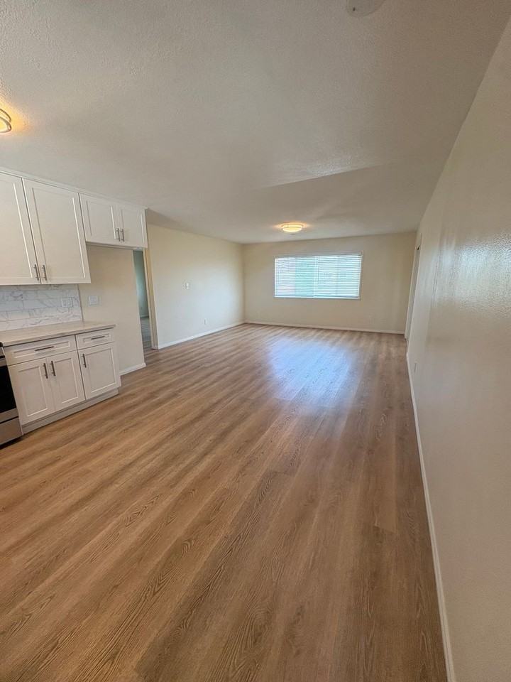 235 Wolff St - Photo 4 of 5