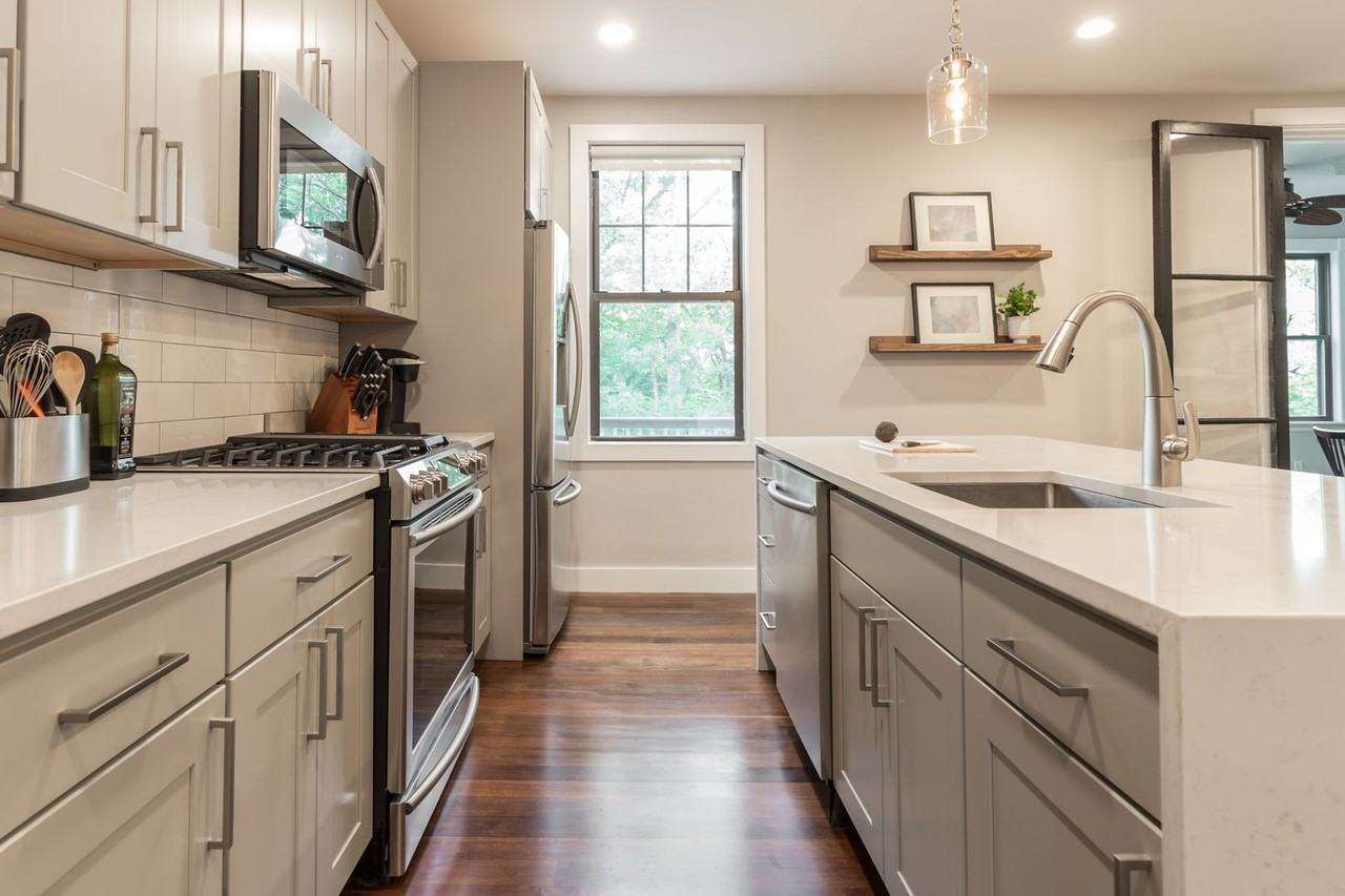 60 Beech Glen St - Photo 6 of 25