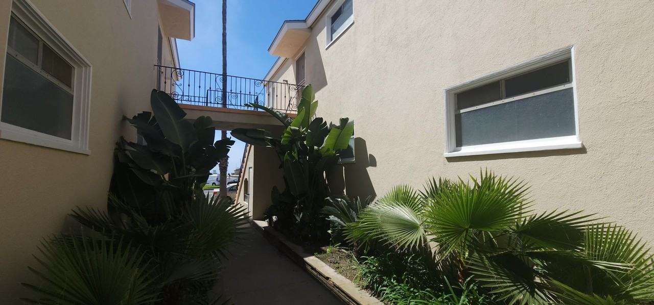 5381 - 5383 E. Ocean Blvd - Photo 6 of 8