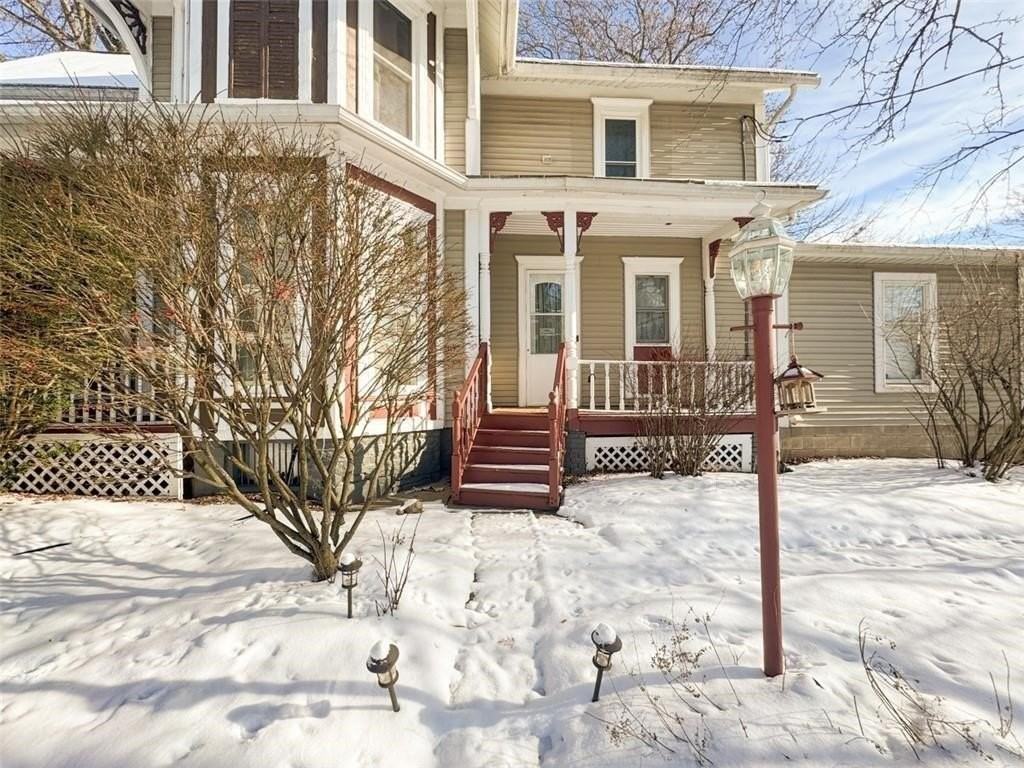 41 W Buffalo St - Photo 2 of 40