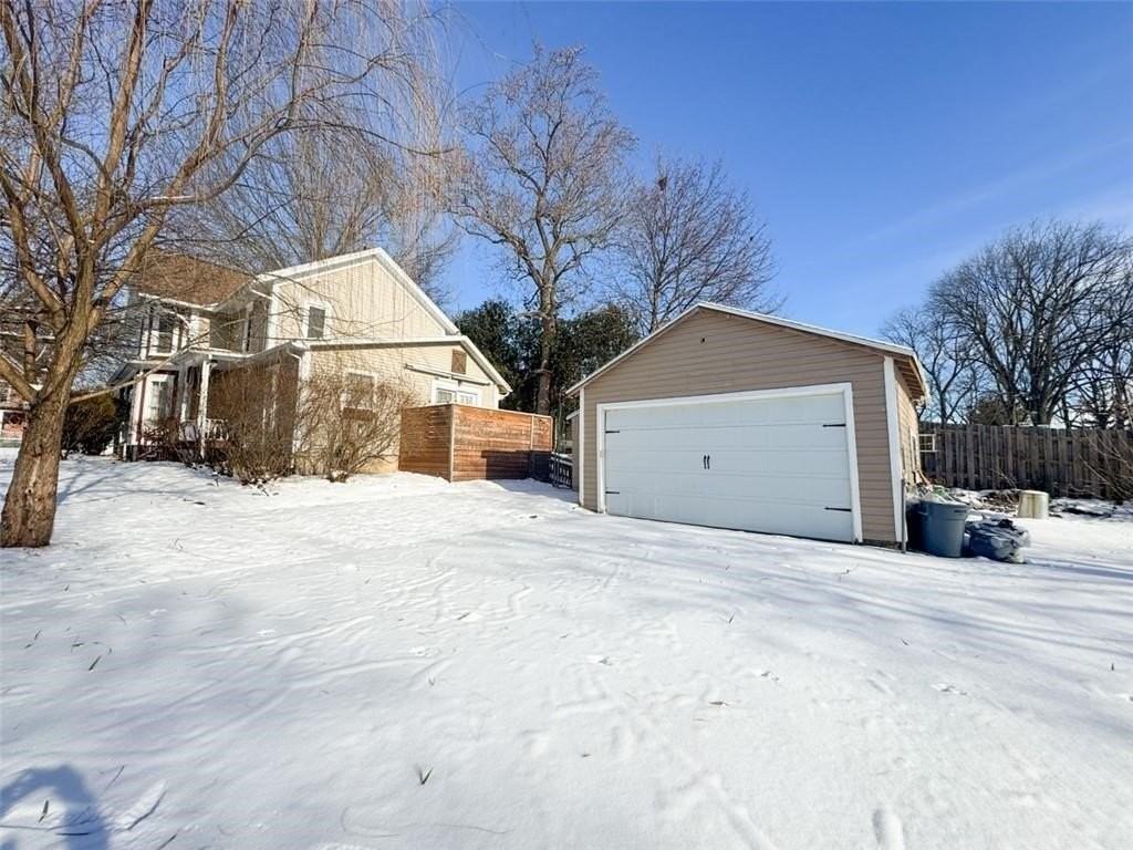 41 W Buffalo St - Photo 4 of 40
