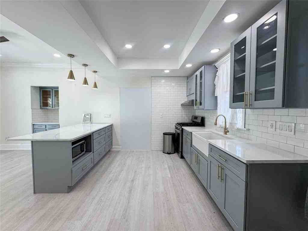 41 W Buffalo St - Photo 7 of 40