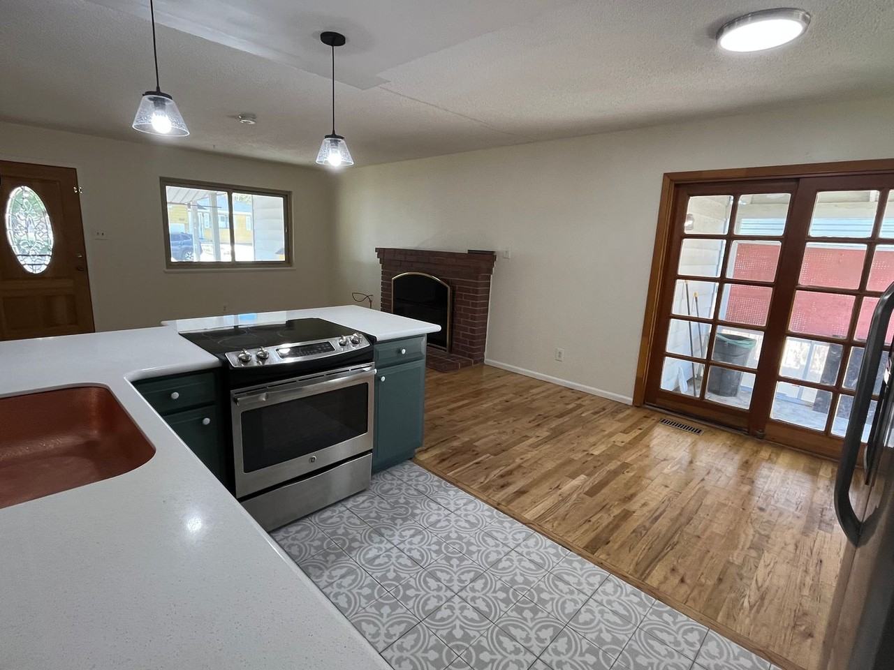 1280 Rayburn Dr - Photo 4 of 14