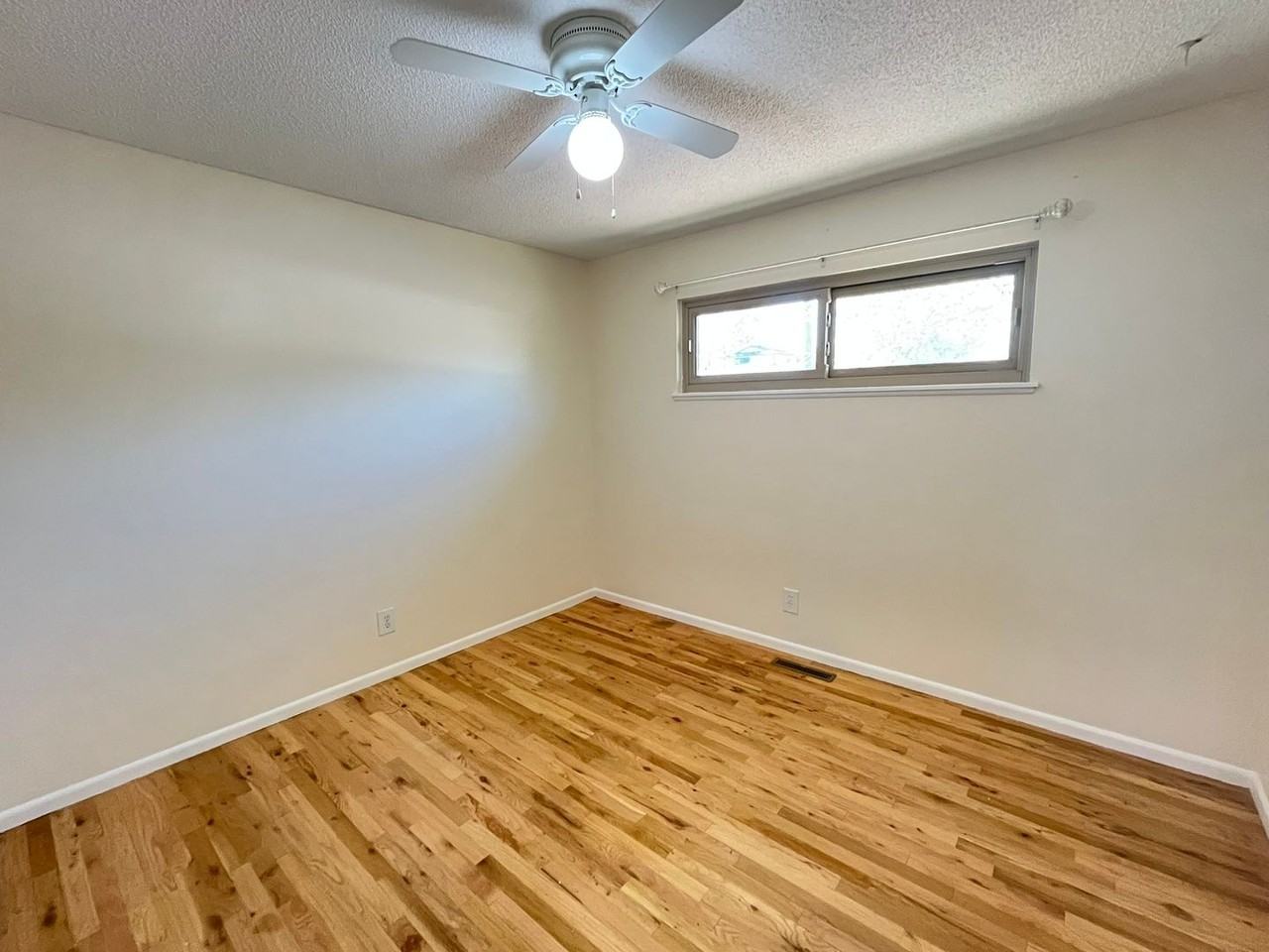 1280 Rayburn Dr - Photo 6 of 14