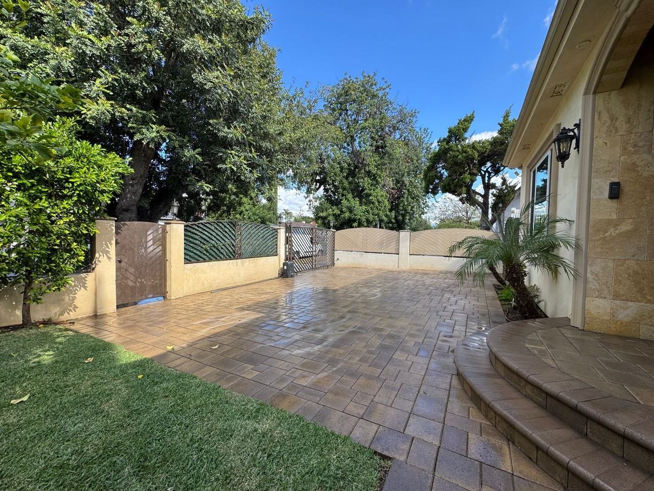 6234 Carpenter Ave - Photo 4 of 23