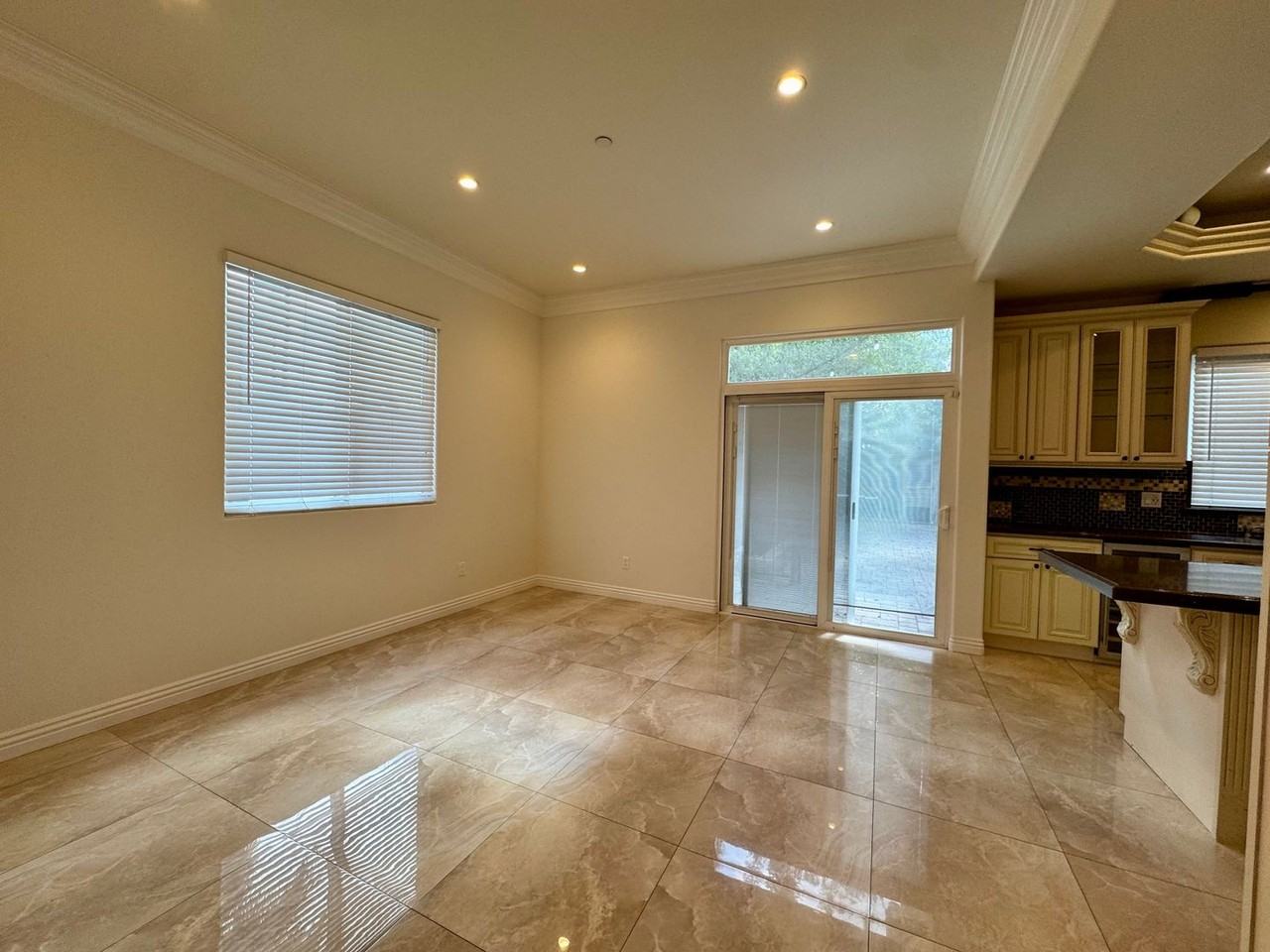 6234 Carpenter Ave - Photo 7 of 23